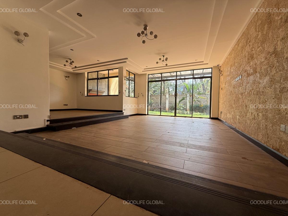 5 Bed Villa with En Suite at Lavington - 4