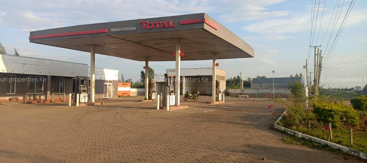 6 Bed House with Borehole at Nyamasaria Kisumu - 3