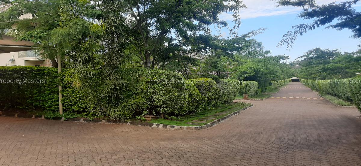 4 Bed Villa with En Suite at Ridgeways - 3