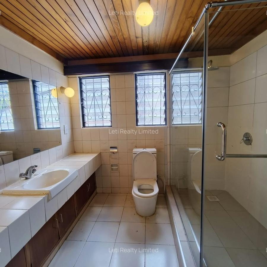 4 Bed Townhouse with En Suite in Kilimani - 12