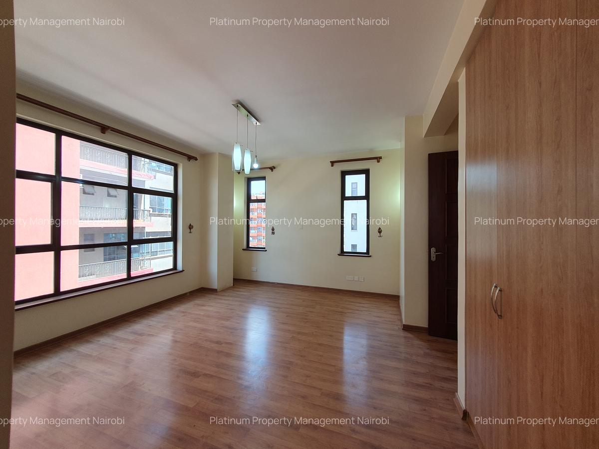 4 Bed Apartment with En Suite at One West Park - 15