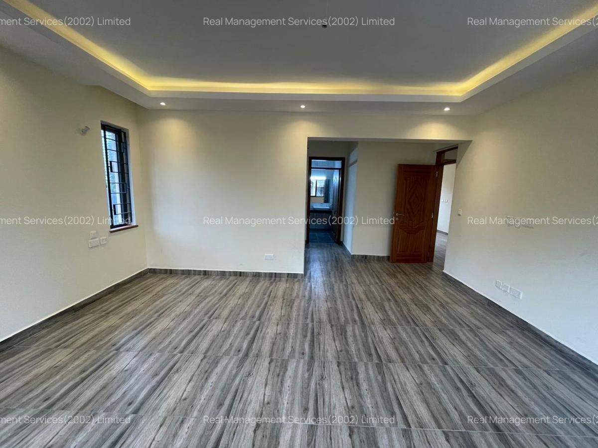 4 Bed Townhouse with En Suite at Othaya Road - 3