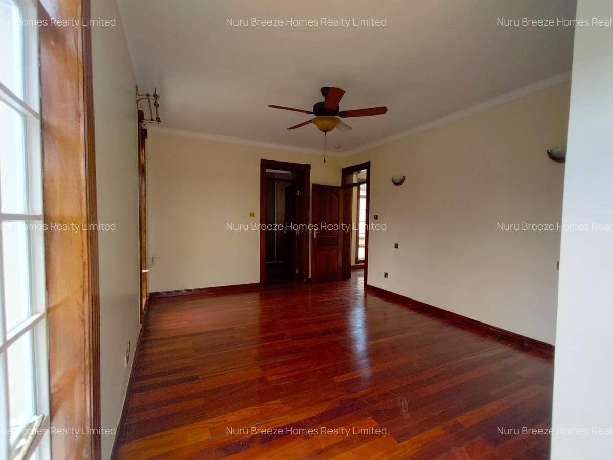 4 Bed Townhouse with En Suite in Kyuna - 17