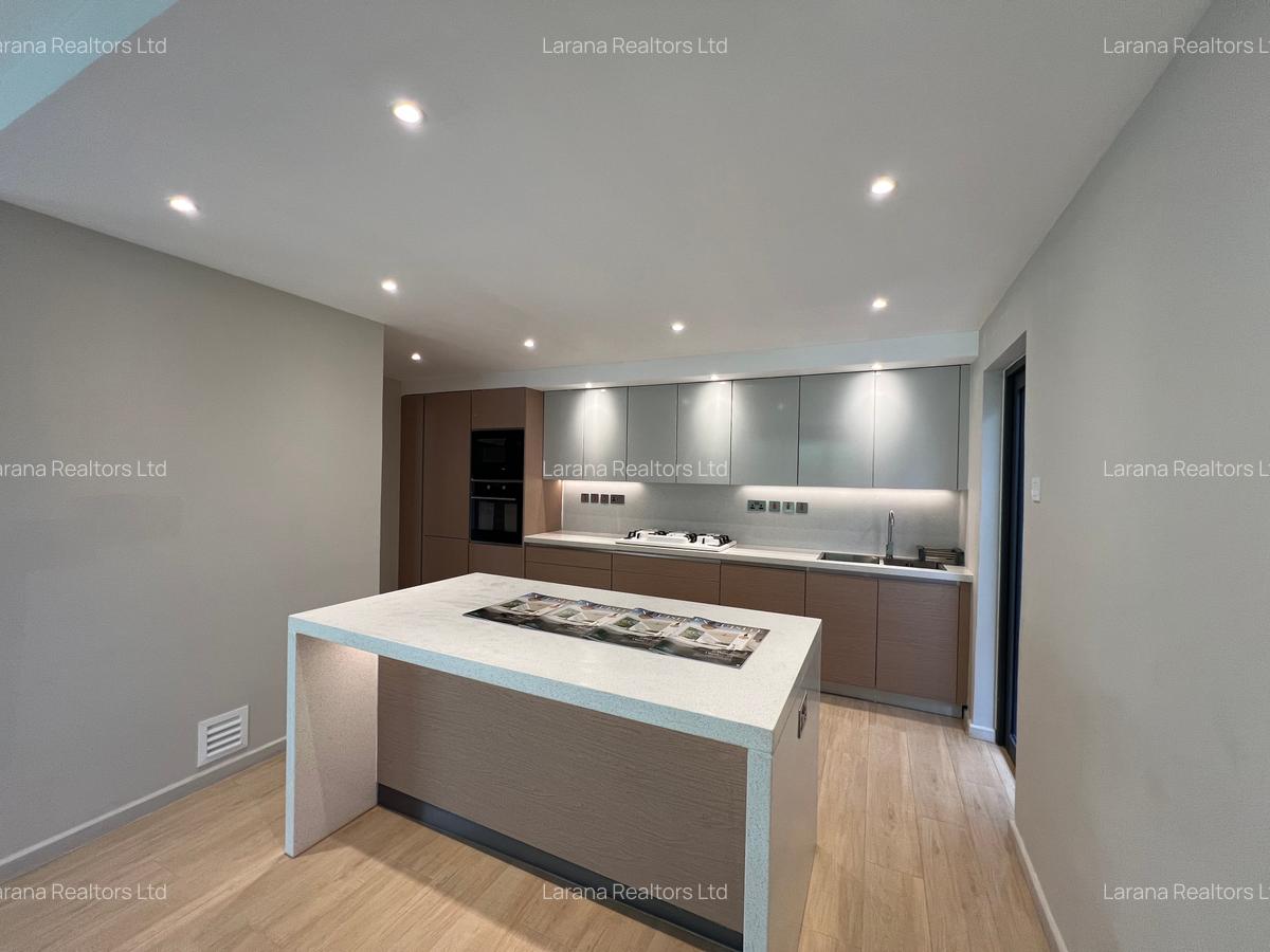 5 Bed Townhouse with En Suite in Kyuna - 5