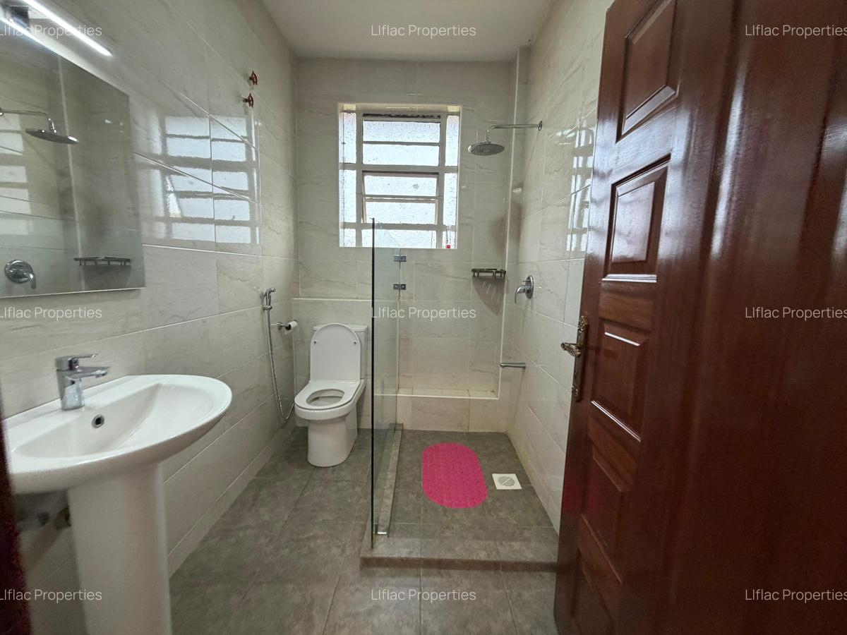 5 Bed Townhouse with En Suite in Runda - 8