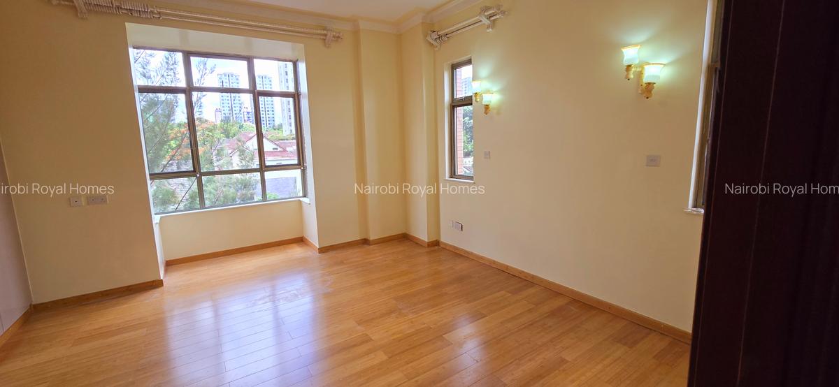 5 Bed Townhouse with En Suite at Lavington Green - 13