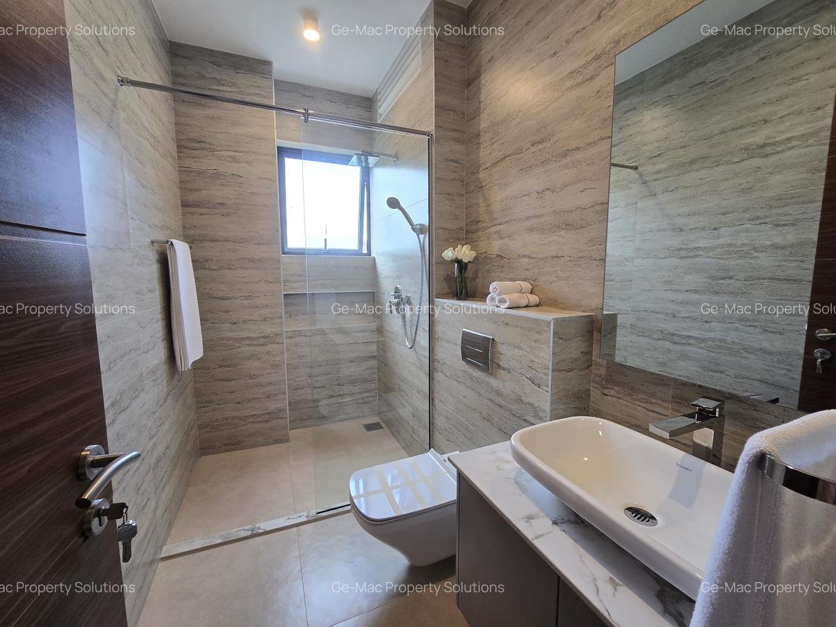 3 Bed Apartment with Swimming Pool in Riverside - 9