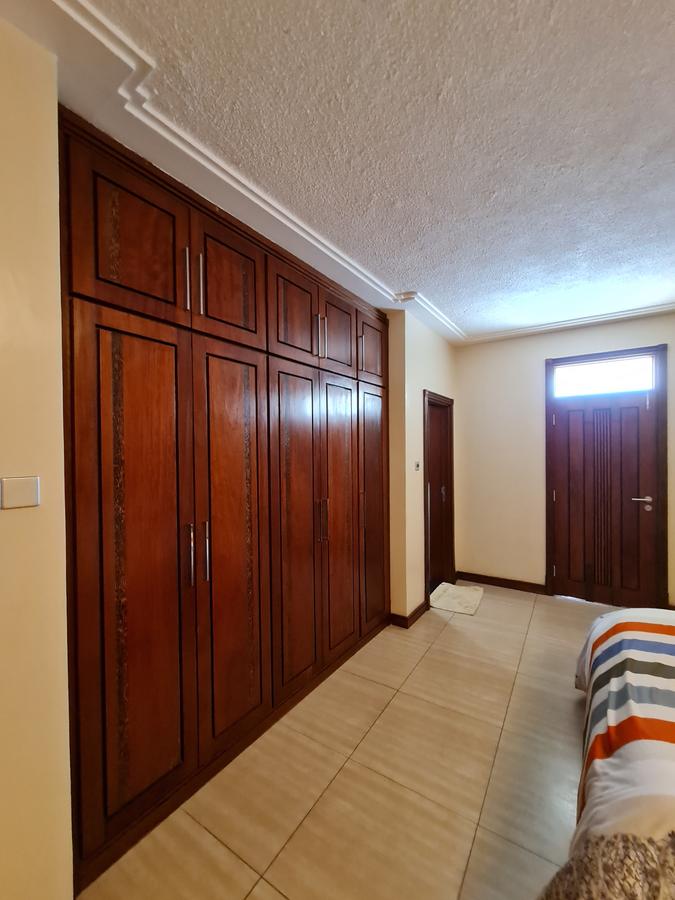 Furnished 3 Bed Apartment with En Suite in Nyali Area - 16