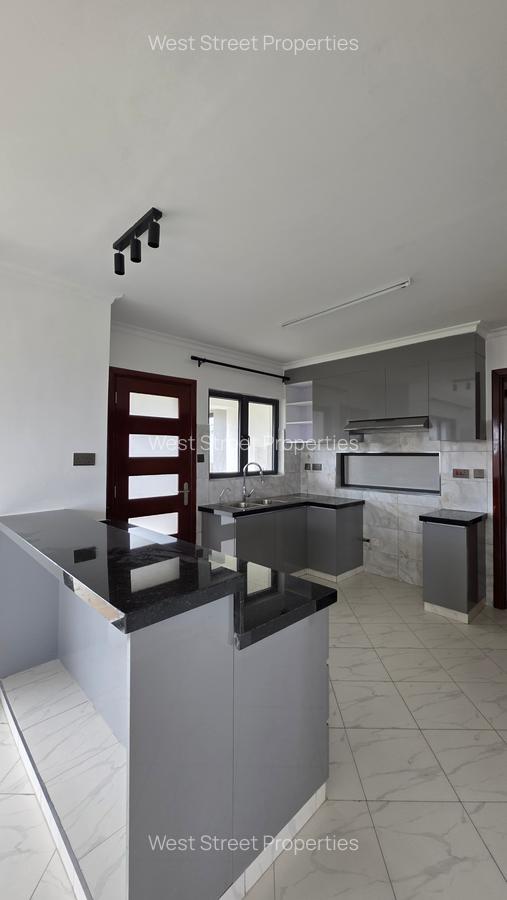 3 Bed Townhouse with En Suite at Arthiriver - 3