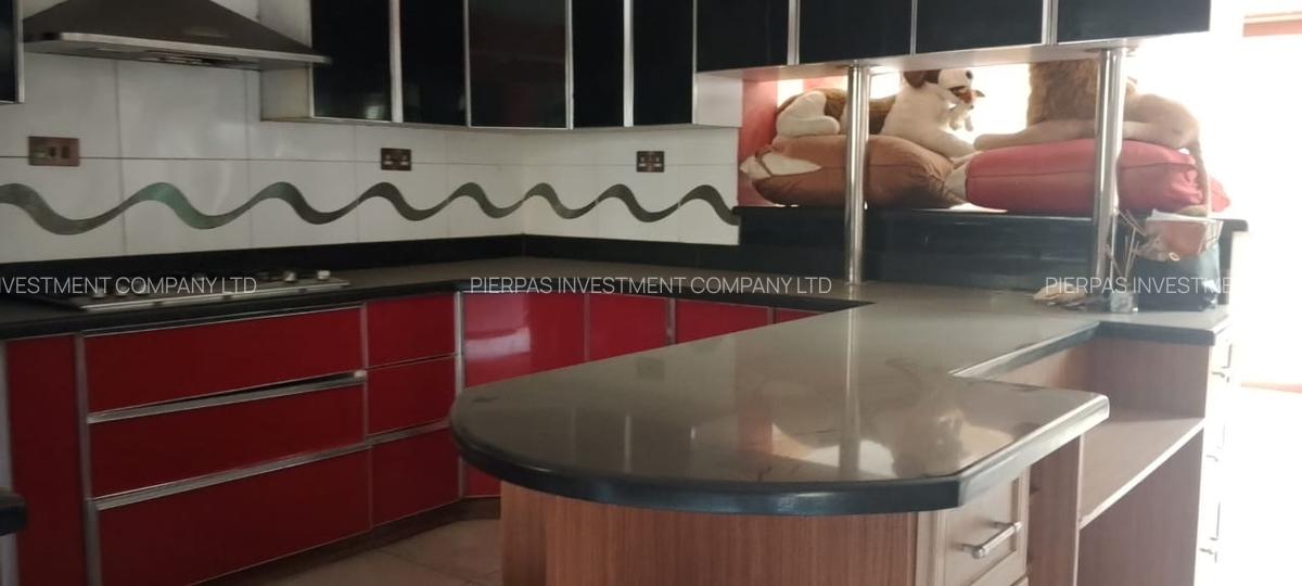 5 Bed Townhouse with En Suite in Spring Valley - 14