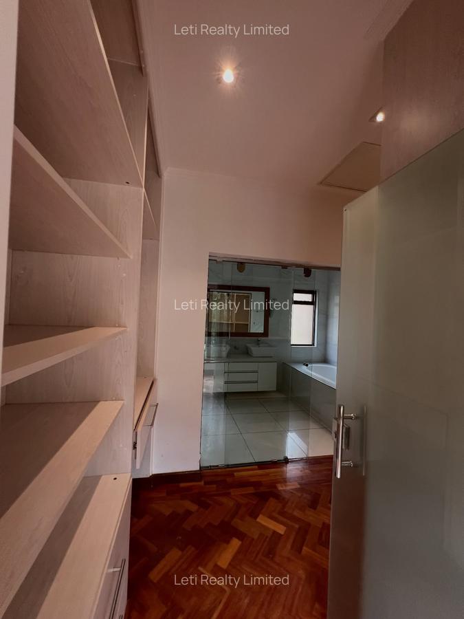 5 Bed Townhouse with En Suite in Lavington - 14