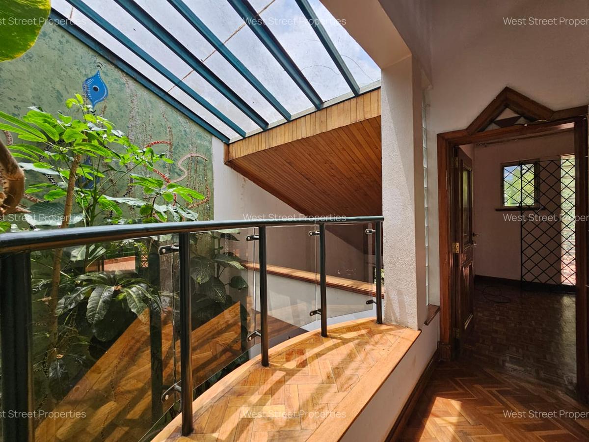 5 Bed Townhouse with En Suite at Kilimani - 9