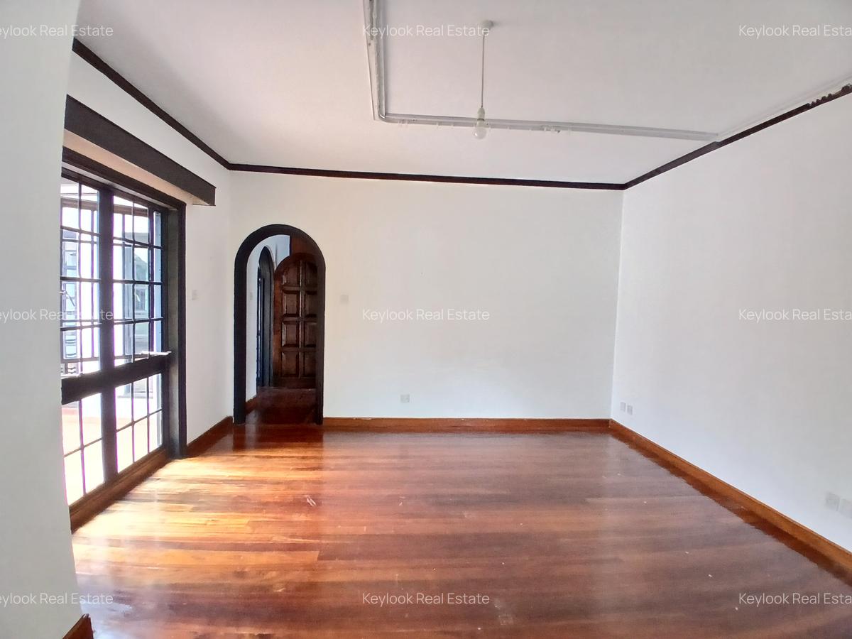 4 Bed Townhouse with En Suite at Riverside Drive - 7