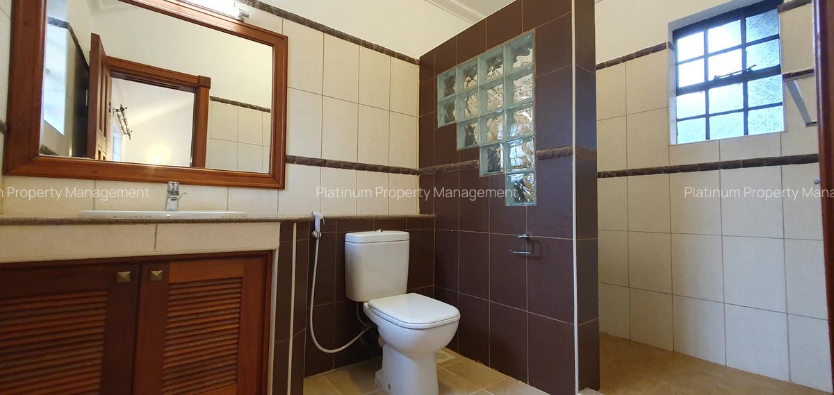 4 Bed House with En Suite at Peponi Rd - 12