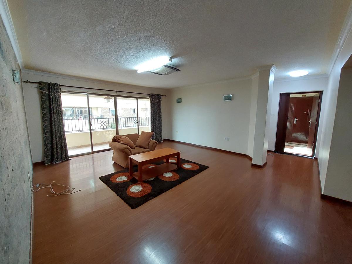 3 Bed Apartment with En Suite at Lavington - 18