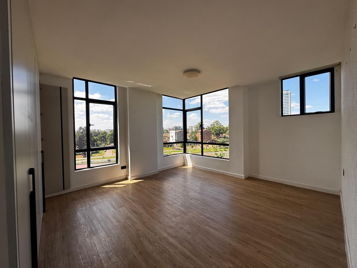 2 Bed Apartment with En Suite in Brookside - 11