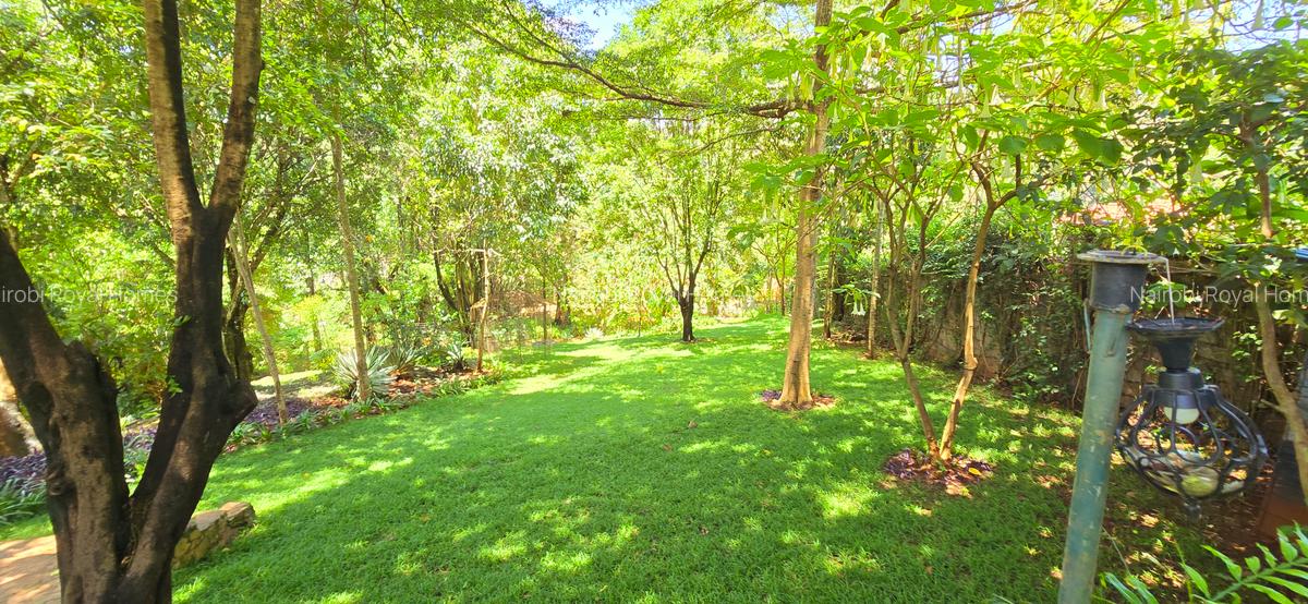 5 Bed House with En Suite at Whispers Avenue - 10