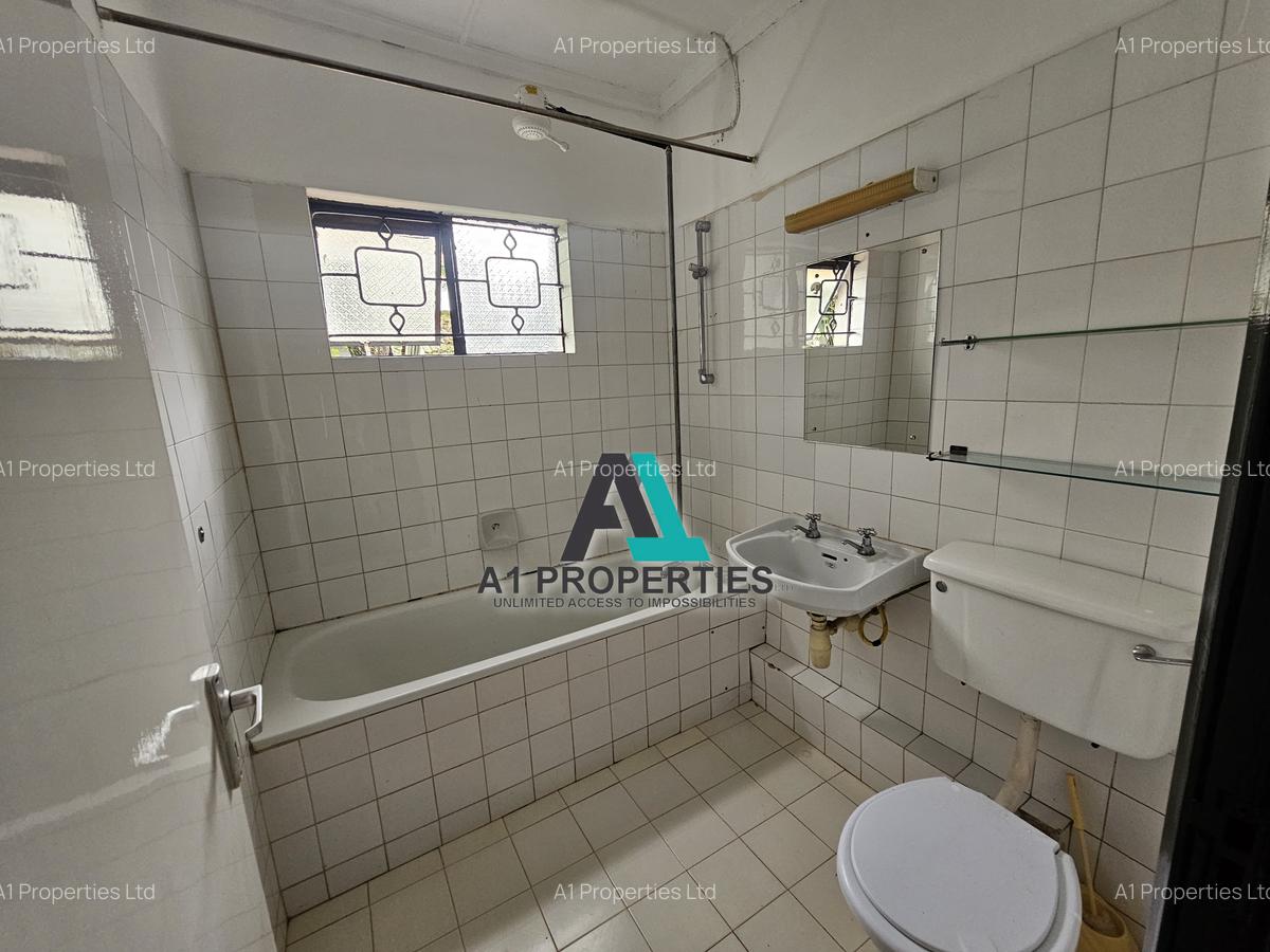 4 Bed Townhouse with En Suite in Lavington - 13