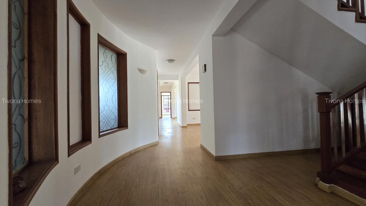 4 Bed House with En Suite in Runda - 5