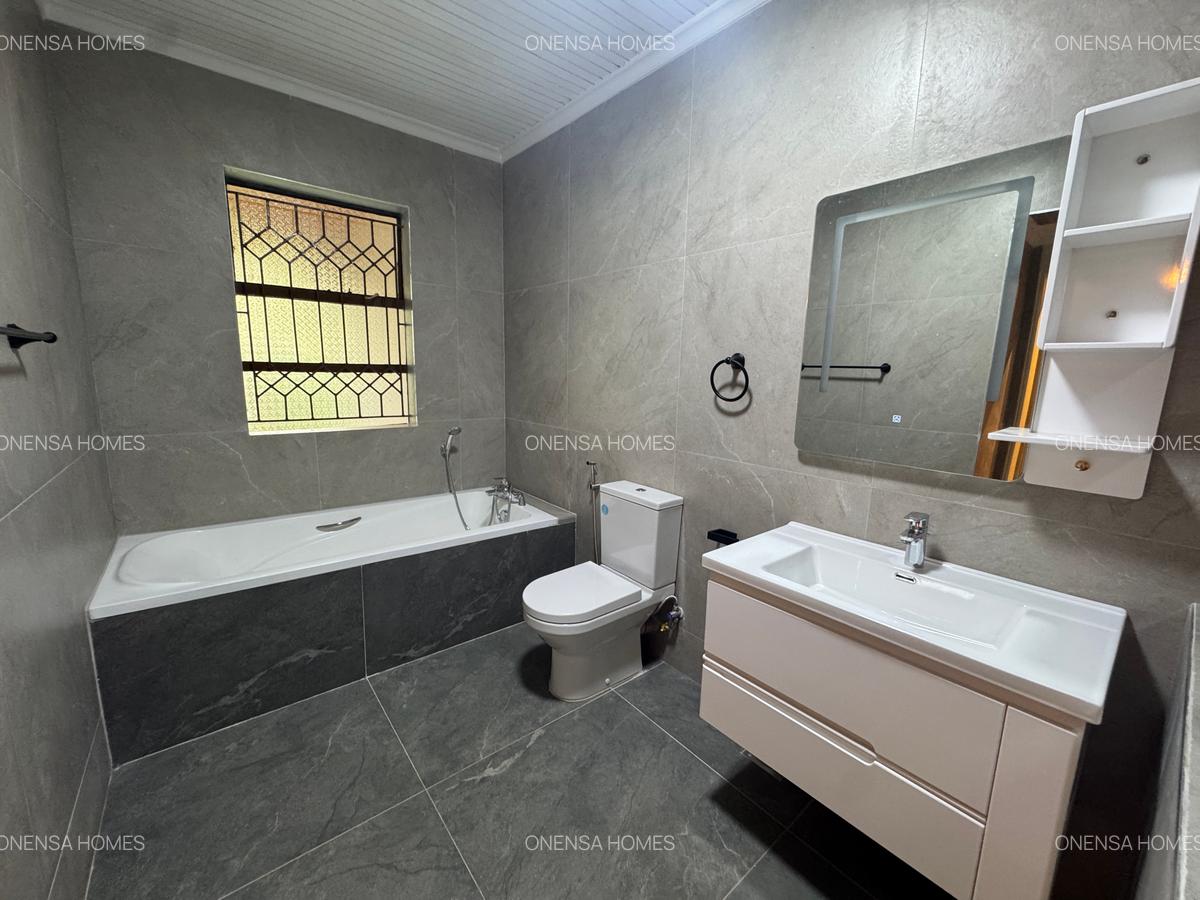 5 Bed House with En Suite in Runda - 15