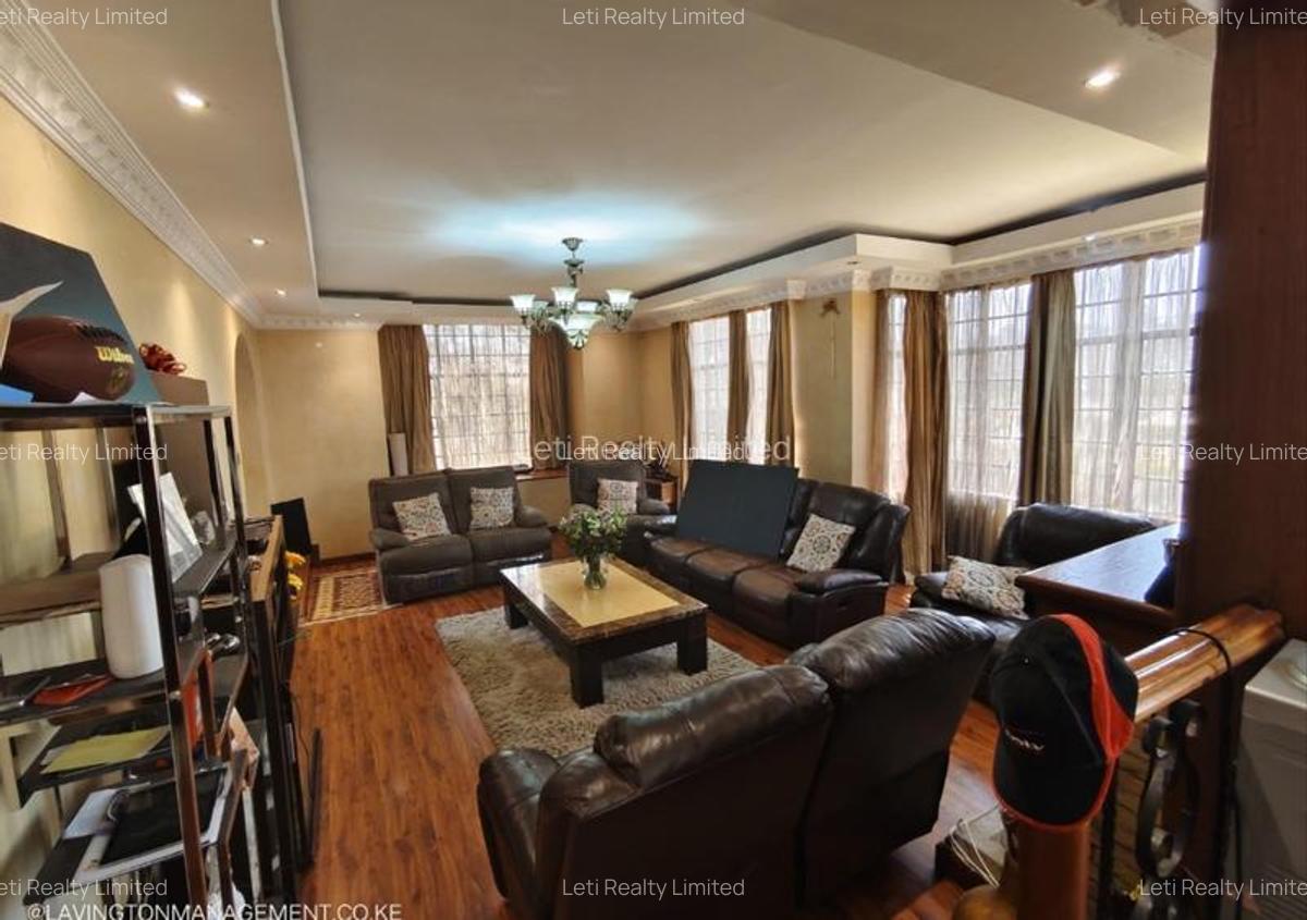 5 Bed Townhouse with En Suite in Lavington - 6
