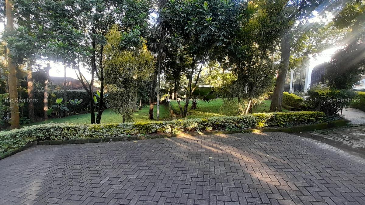 4 Bed House with En Suite at Kerarapon Drive - 14
