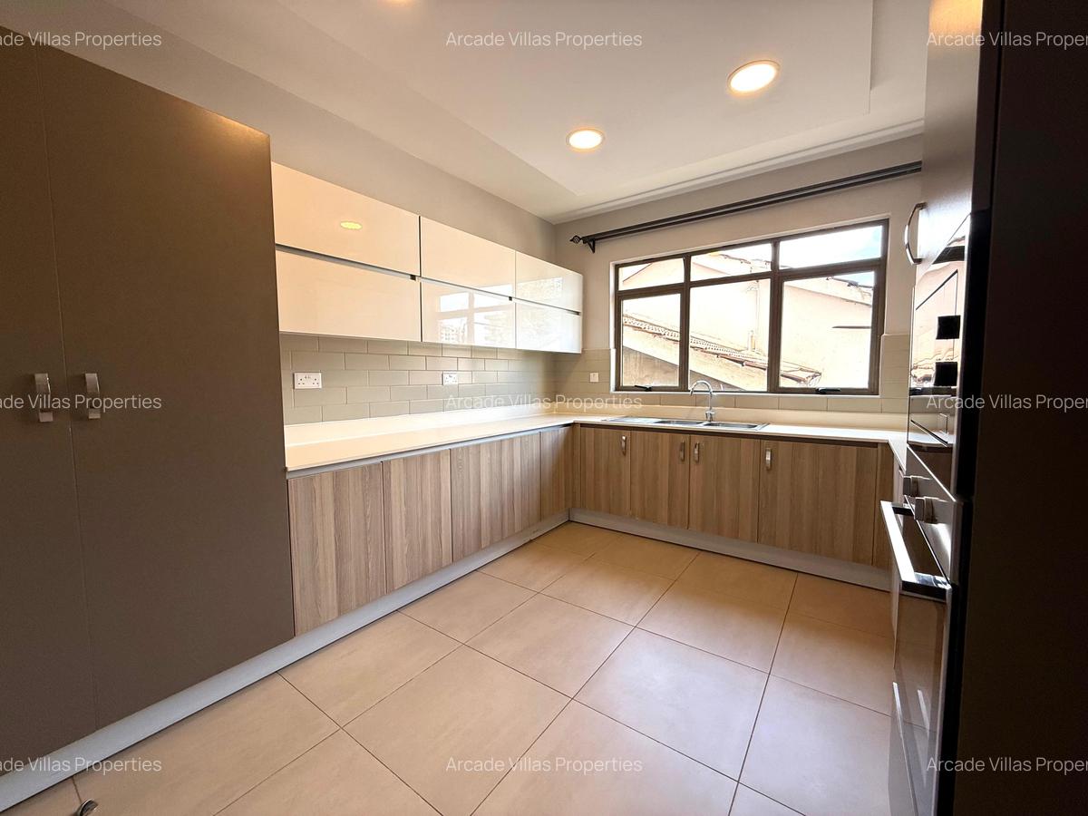 2 Bed Apartment with En Suite in Kilimani - 3