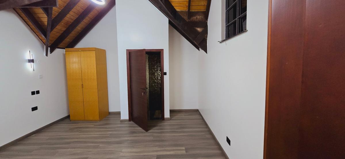 4 Bed Townhouse with En Suite at Othaya Road - 18