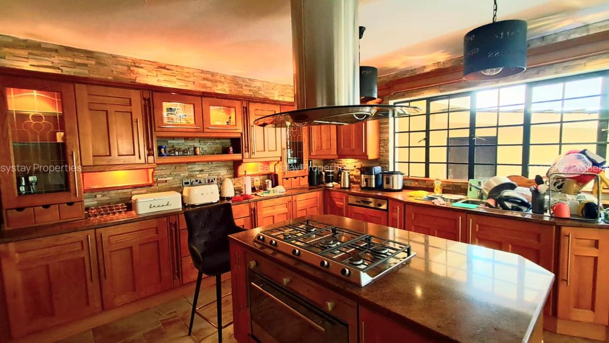 4 Bed Townhouse with En Suite in Lavington - 7