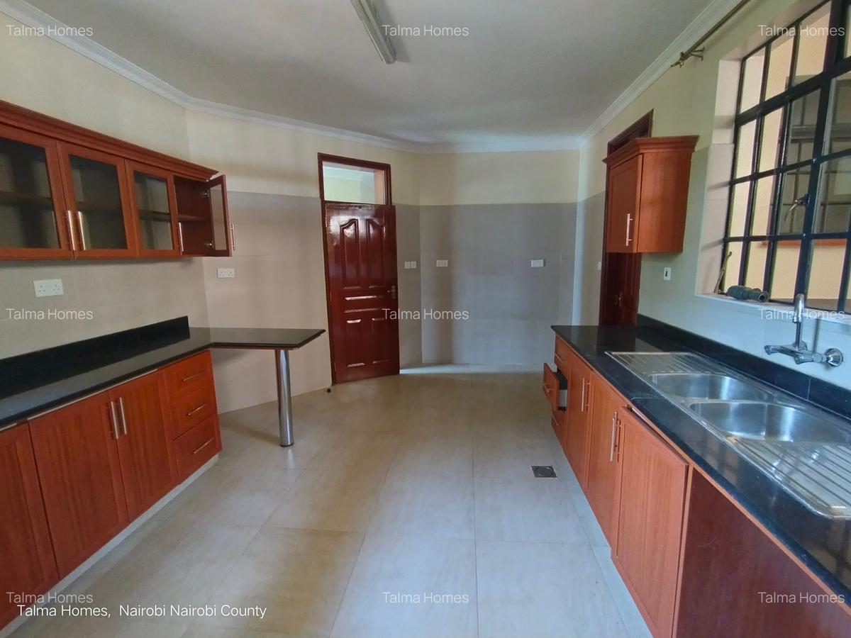 4 Bed Townhouse with En Suite at Off Convent Drive - 5