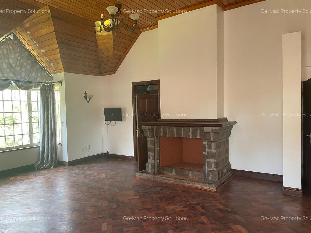 5 Bed House with En Suite in Runda - 16