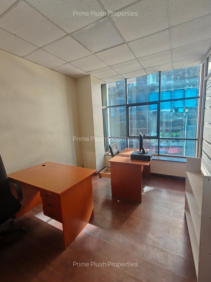 900 ft² Office with Parking in Parklands - 9