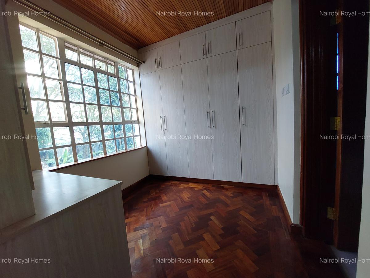 6 Bed Townhouse with En Suite at Lavington Road - 18