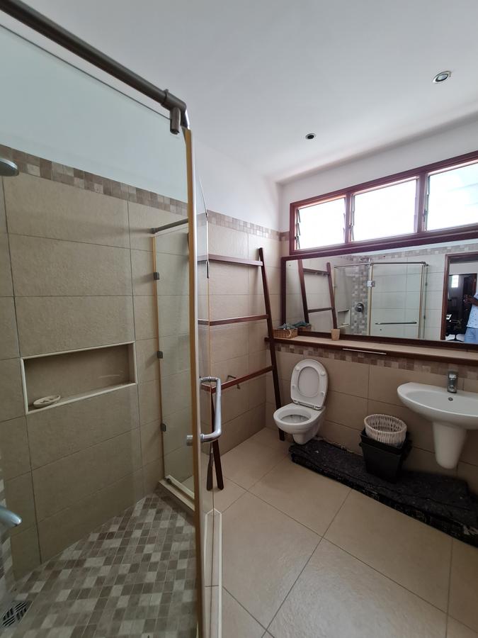 Furnished 3 Bed Apartment with En Suite in Nyali Area - 10