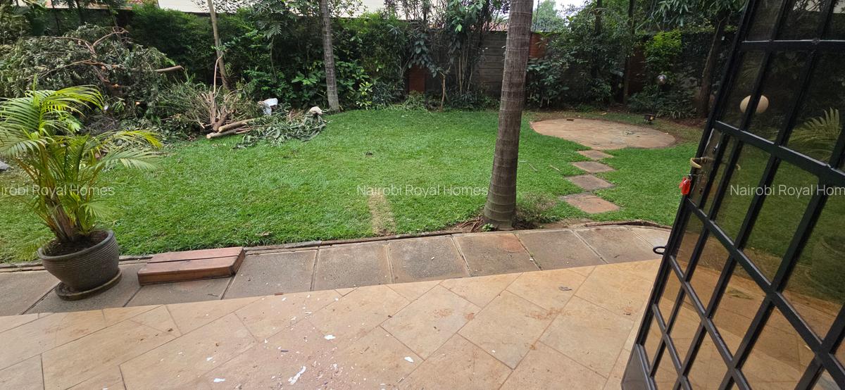 5 Bed Townhouse with En Suite at Lavington Green - 7