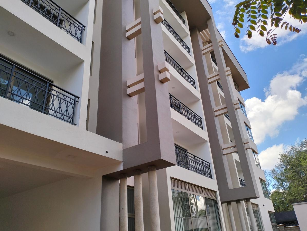 3 Bed Apartment with En Suite in Lavington - 1