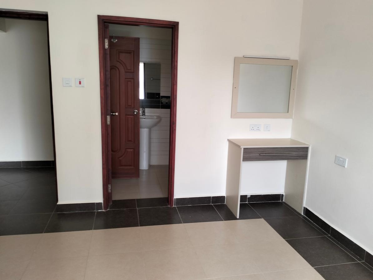 2 Bed Apartment with En Suite in Lavington - 10