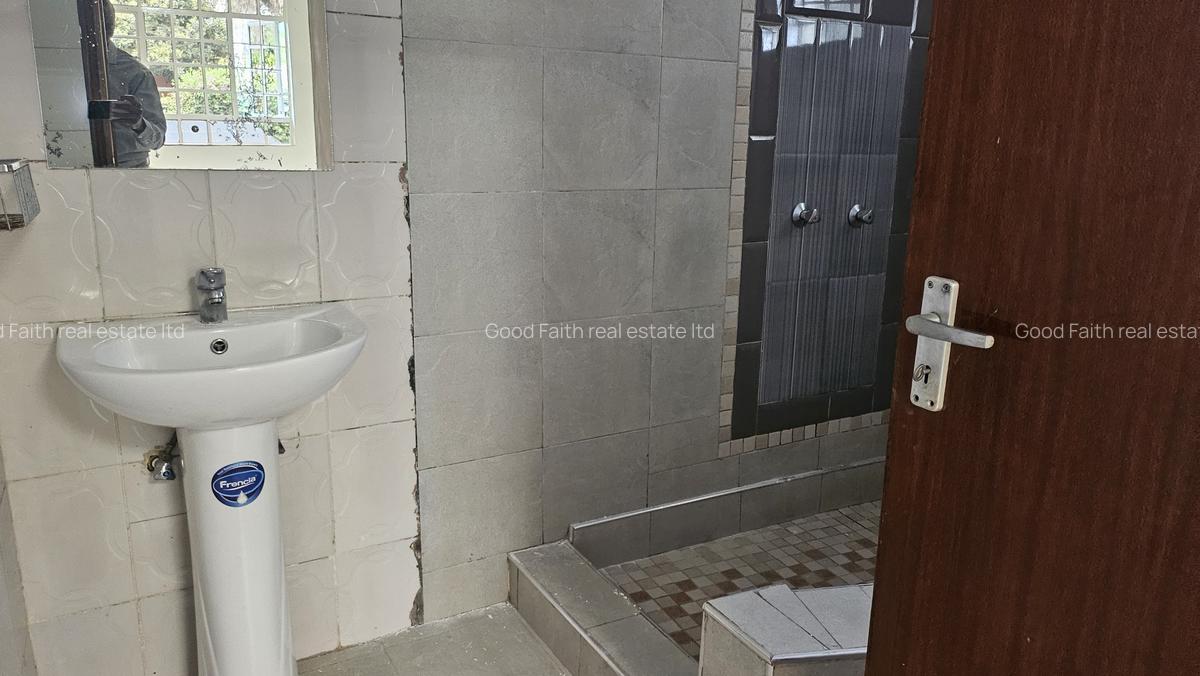 3 Bed House with En Suite in Runda - 11