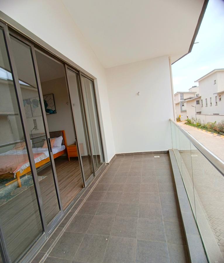 4 Bed Townhouse with En Suite at Near Gateway Mall - 9