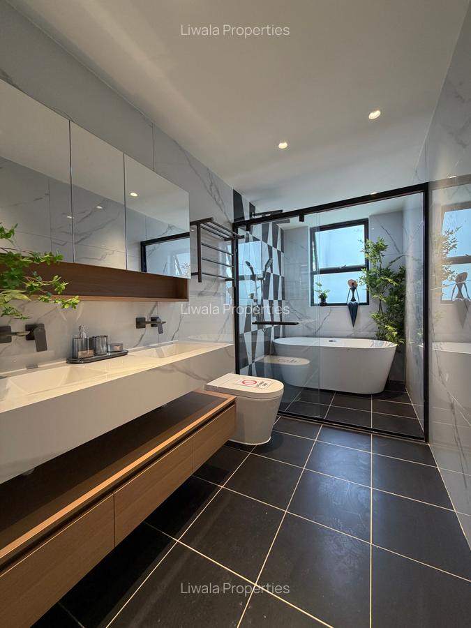 3 Bed Apartment with En Suite at `` - 1