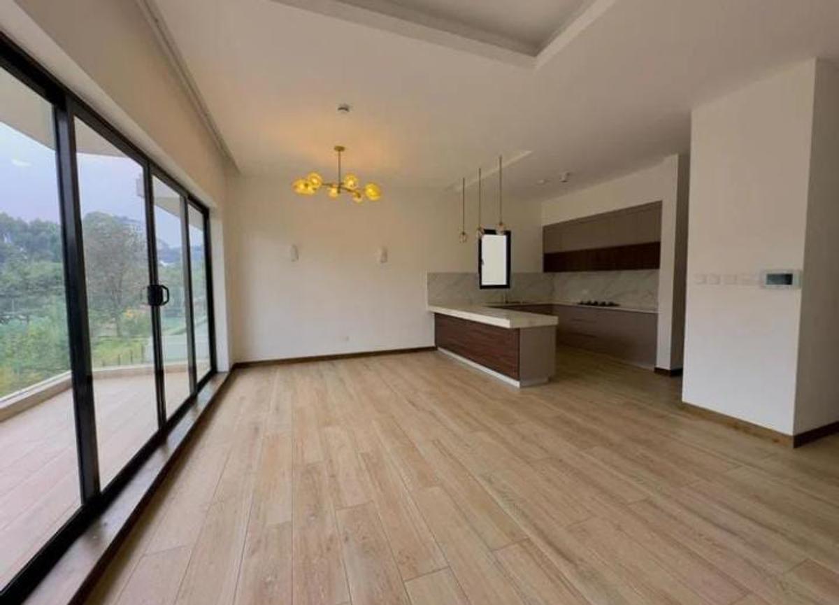 2 Bed Apartment with En Suite in Rosslyn - 3
