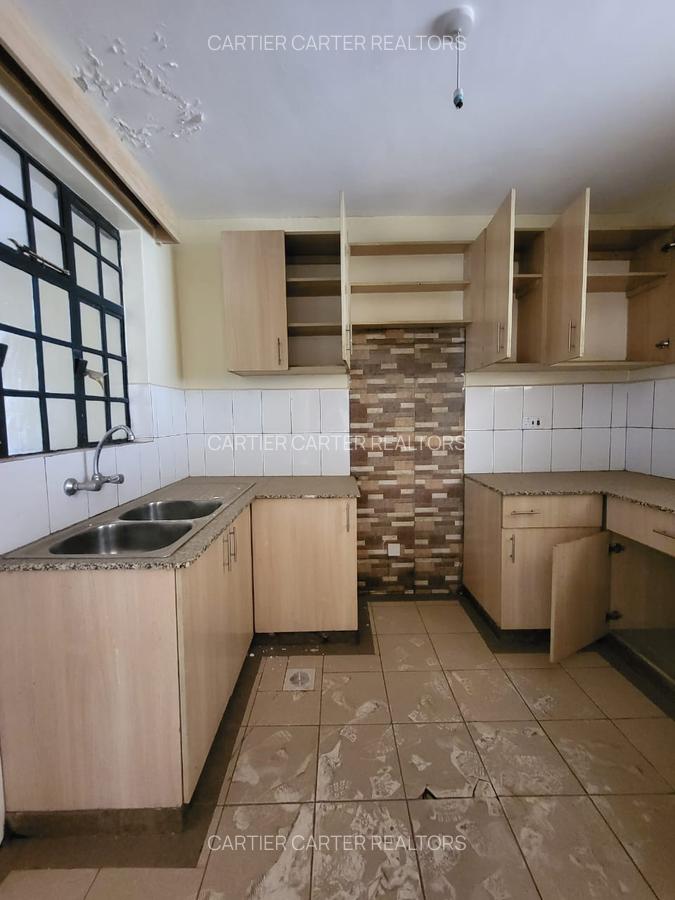 3 Bed Apartment with En Suite in Komarock - 10