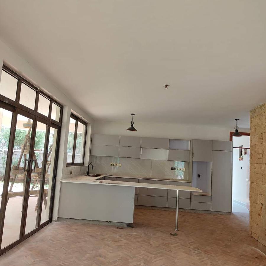 4 Bed Villa with En Suite at Mukoma Road - 4