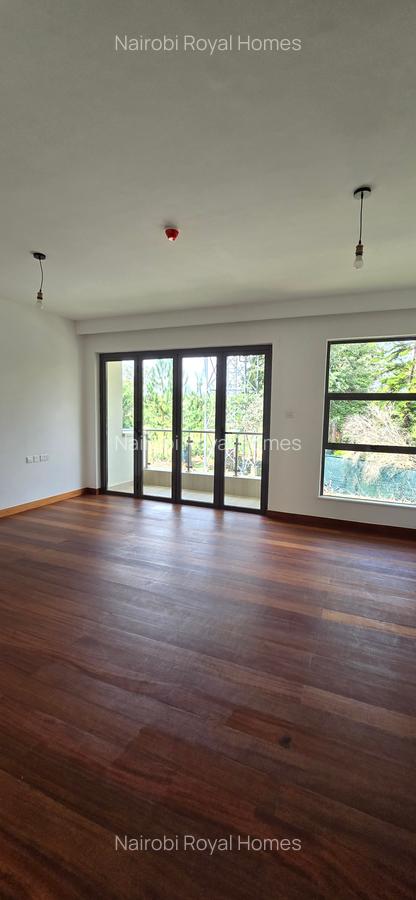 4 Bed Apartment with En Suite at Two Rivers Loft - 11