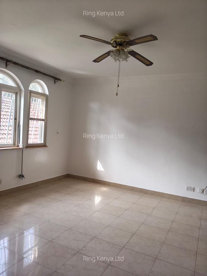 5 Bed House with Garden in Runda - 10