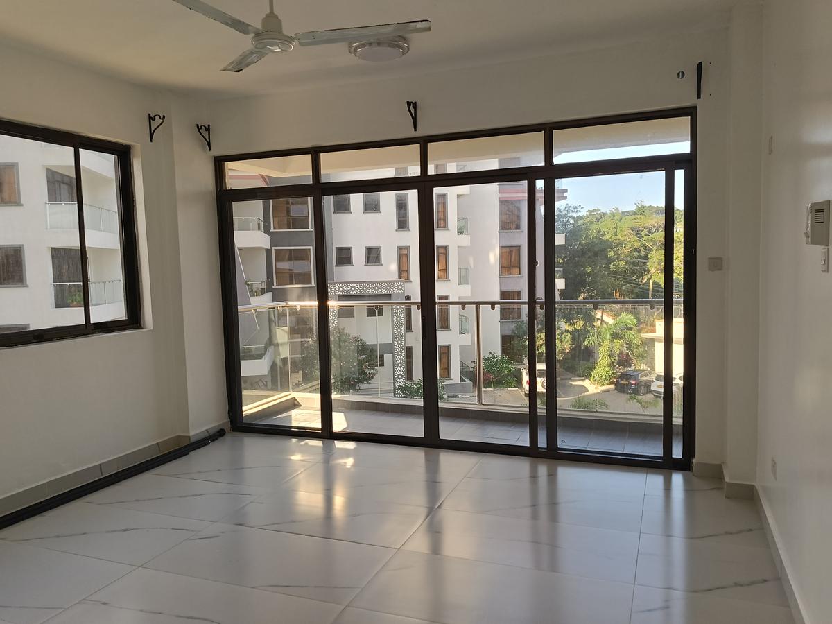 Serviced 4 Bed Apartment with En Suite at Bungalow Road - 3