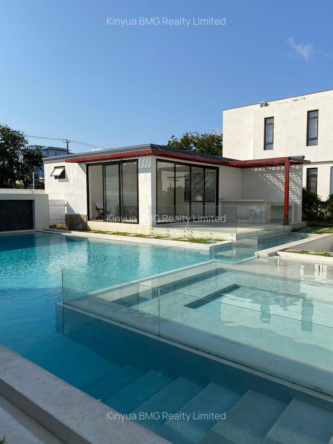 4 Bed Villa with En Suite in Nyali Area - 2
