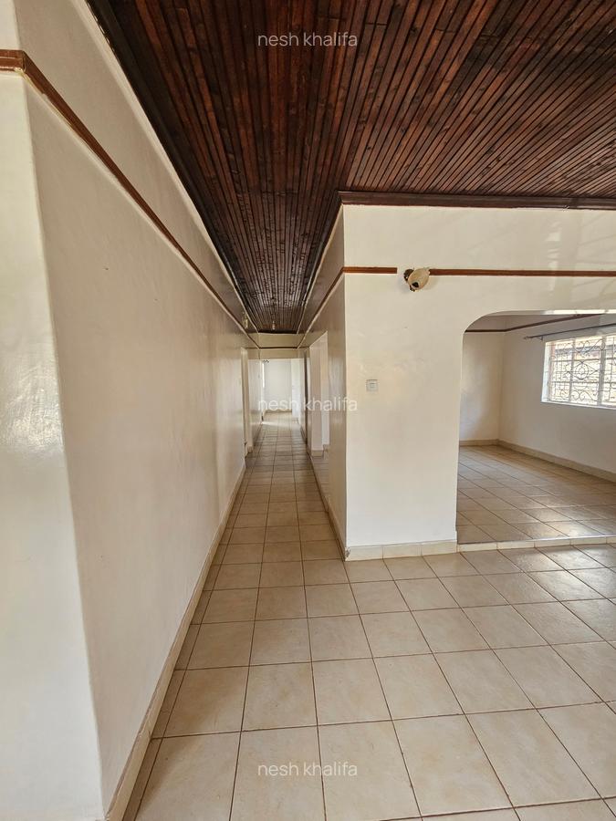 5 Bed Townhouse with En Suite in Mountain View - 4