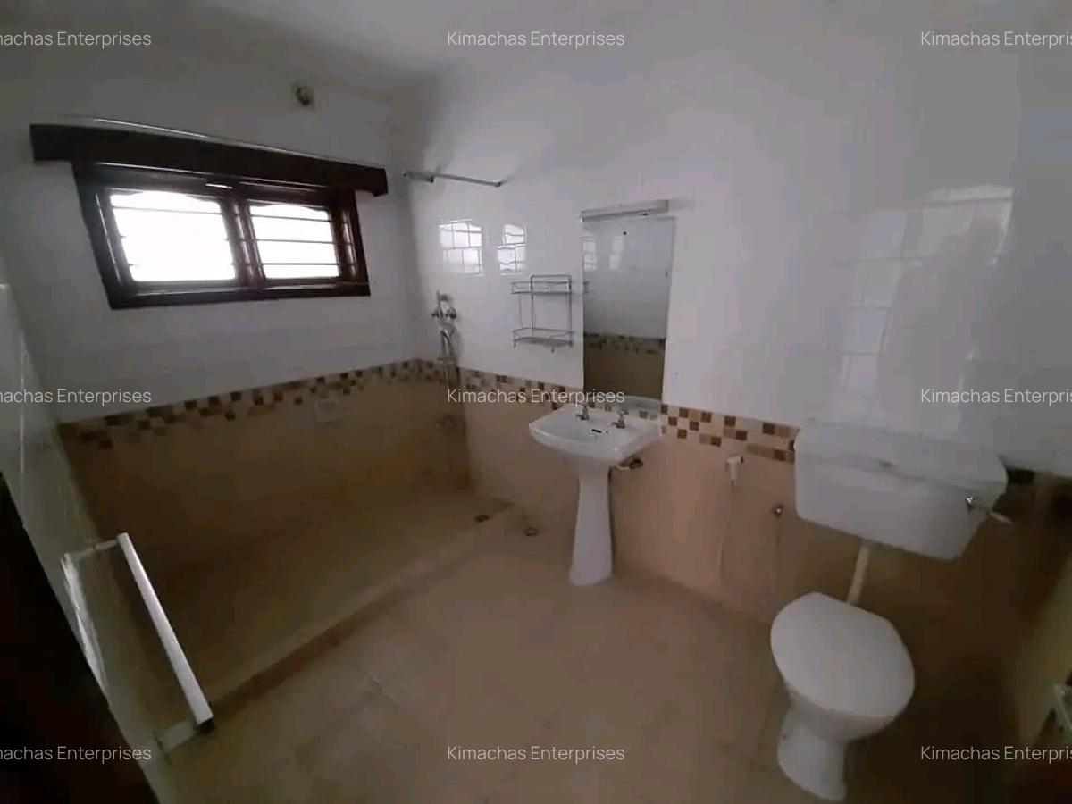 3 Bed Apartment with En Suite at Links Road - 11