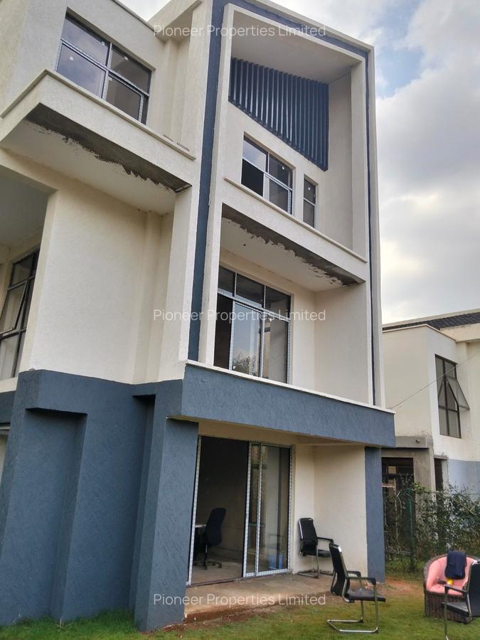 6 Bed House with En Suite at New Runda - 12